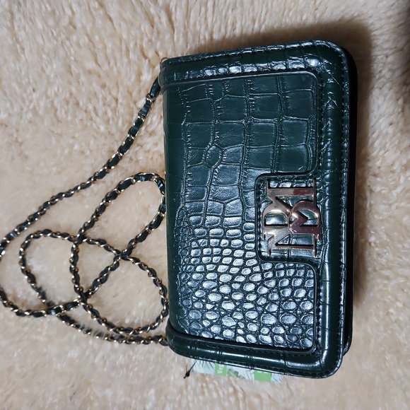 BADGLEY MISCHKA Dk Green Vegan Croco Crossbody NWT - Picture 1 of 7